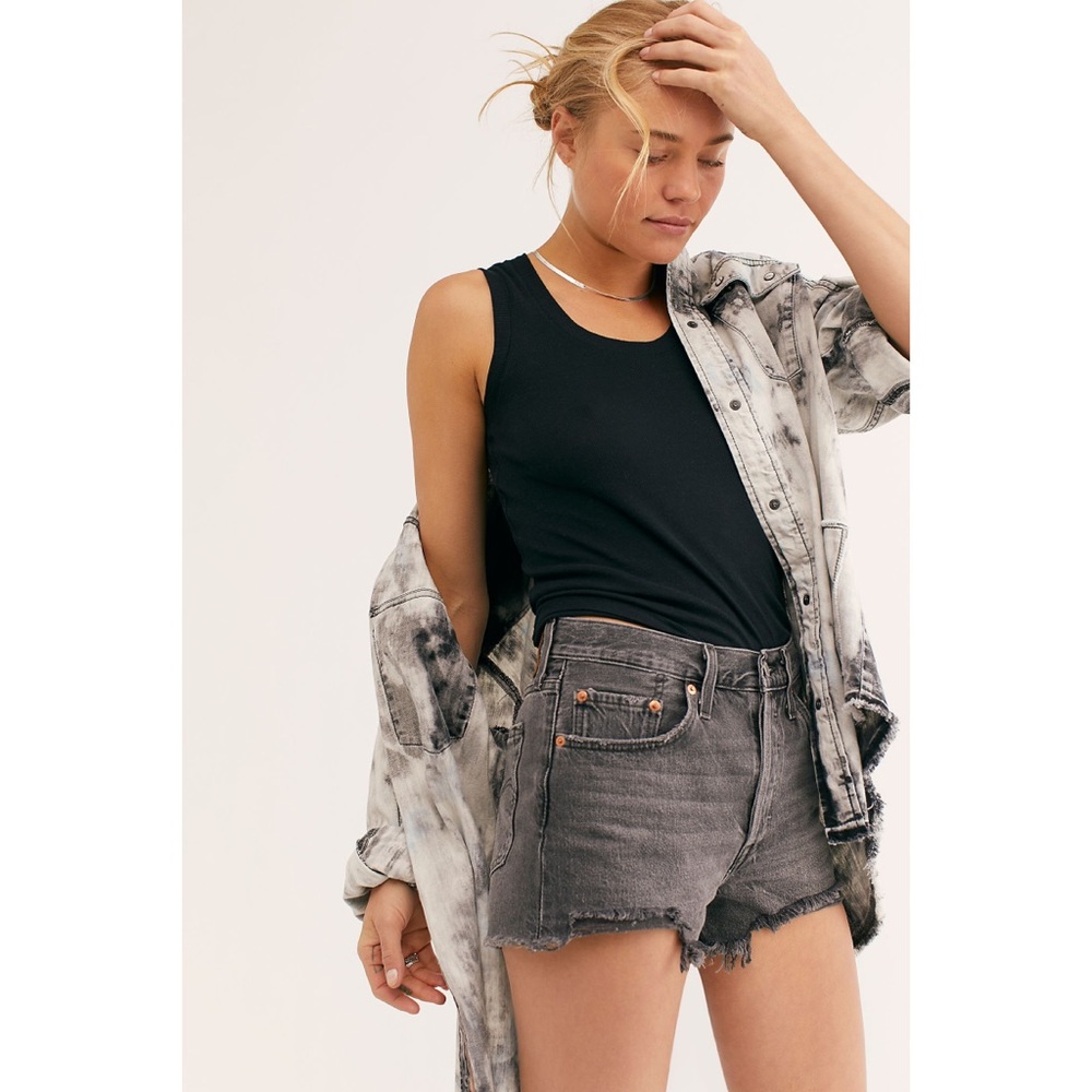Levi’s 501 High Rise Shorts 28
